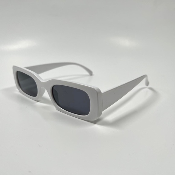 rectangle white frame sunglasses - Picture 2 of 3